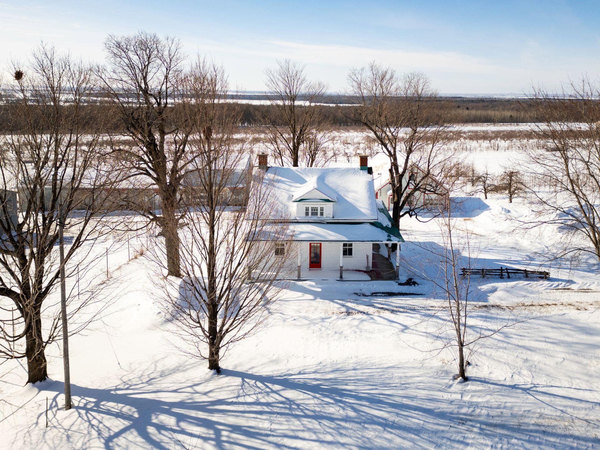 









1066


Ch. de la Montagne

,
Mont-Saint-Hilaire,




QC
J3G4S6

