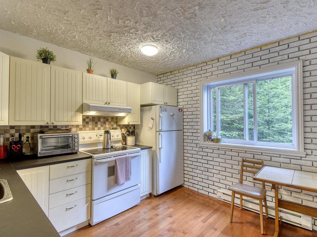 









488


Ch. du Lac-Équerre

,
Lac-Supérieur,




QC
J0T1J0

