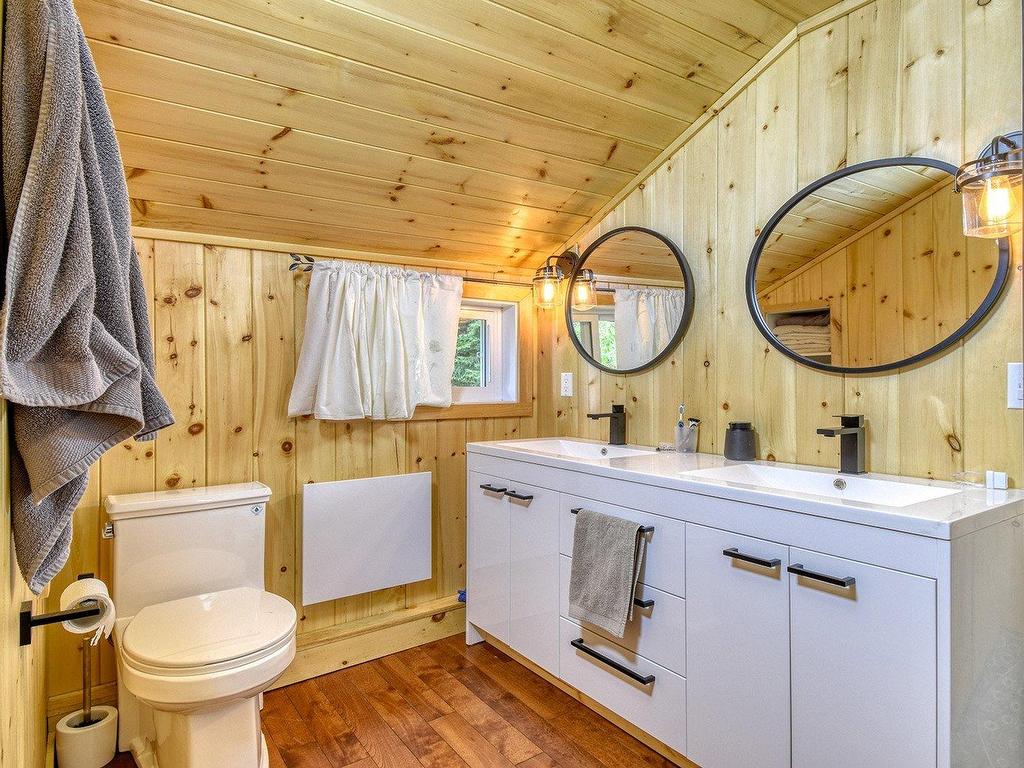 









488


Ch. du Lac-Équerre

,
Lac-Supérieur,




QC
J0T1J0

