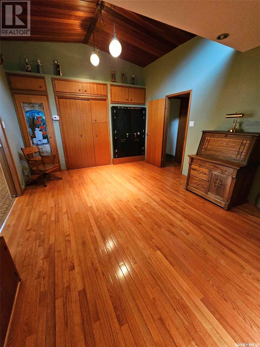 












Bailey Acreage

,
Laporte,




Saskatchewan
S0L1W0

