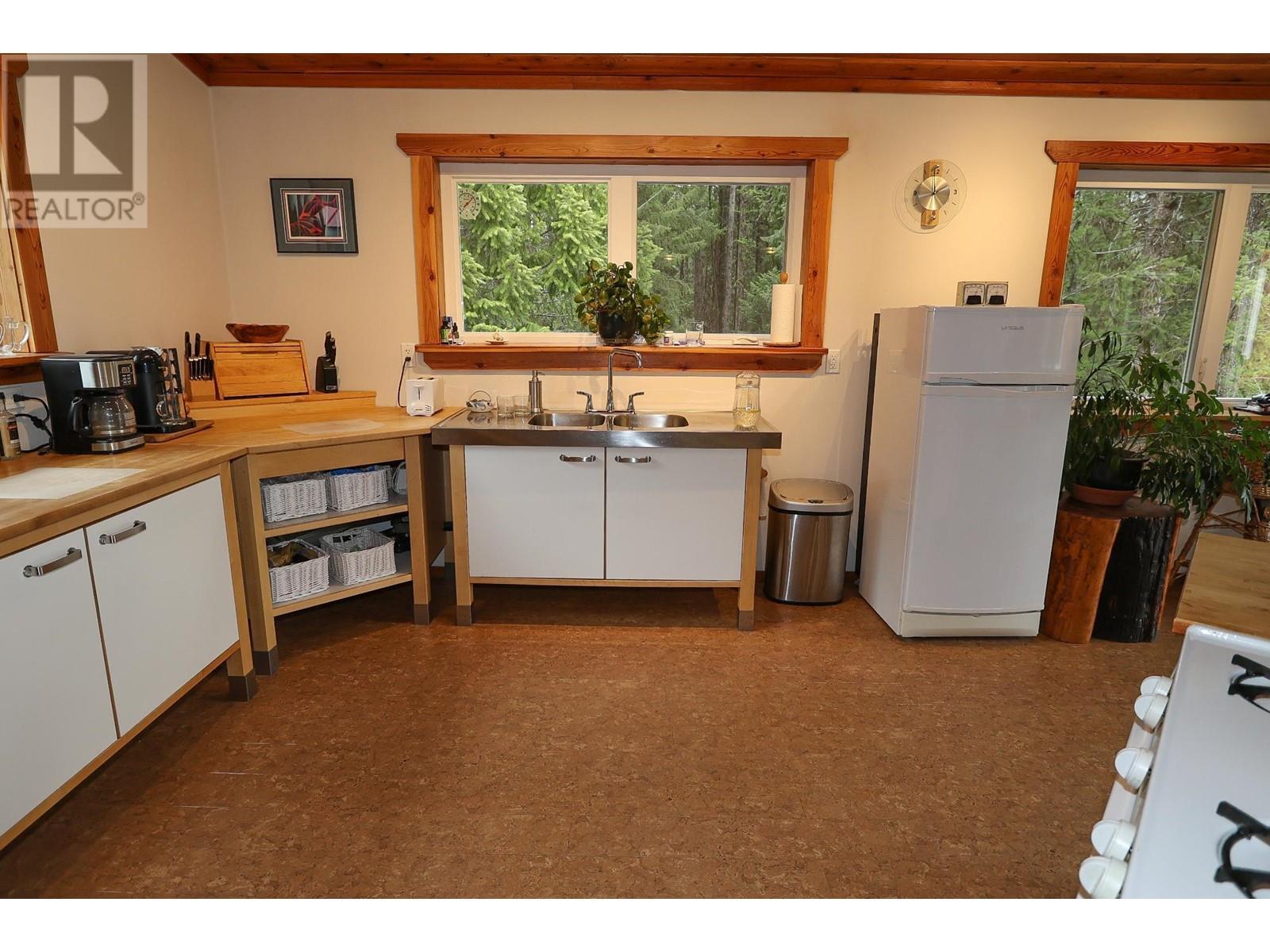 












9250 PRETTY Road

,
Cranbrook,




British Columbia
V1C7C6

