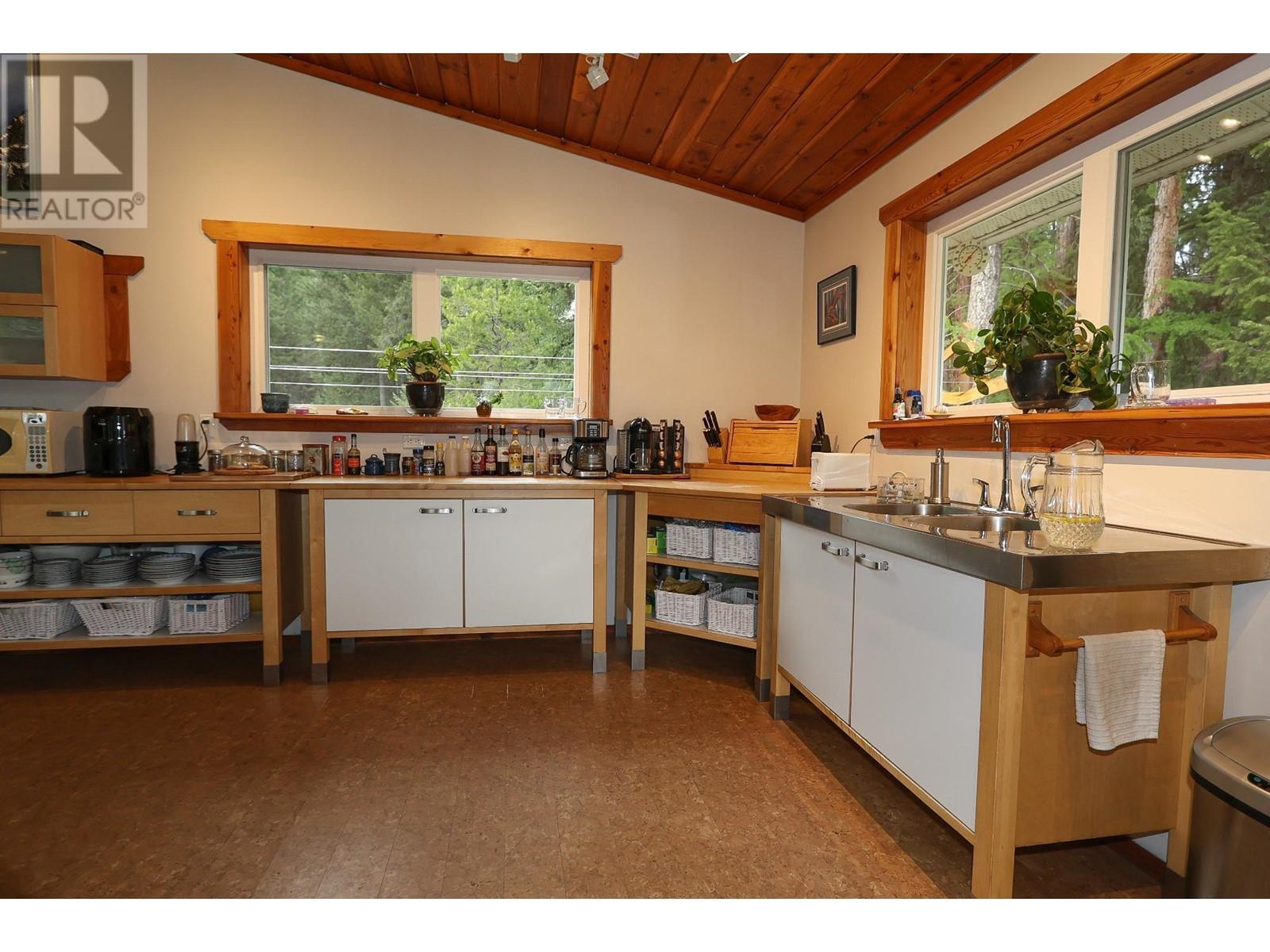 












9250 PRETTY Road

,
Cranbrook,




British Columbia
V1C7C6

