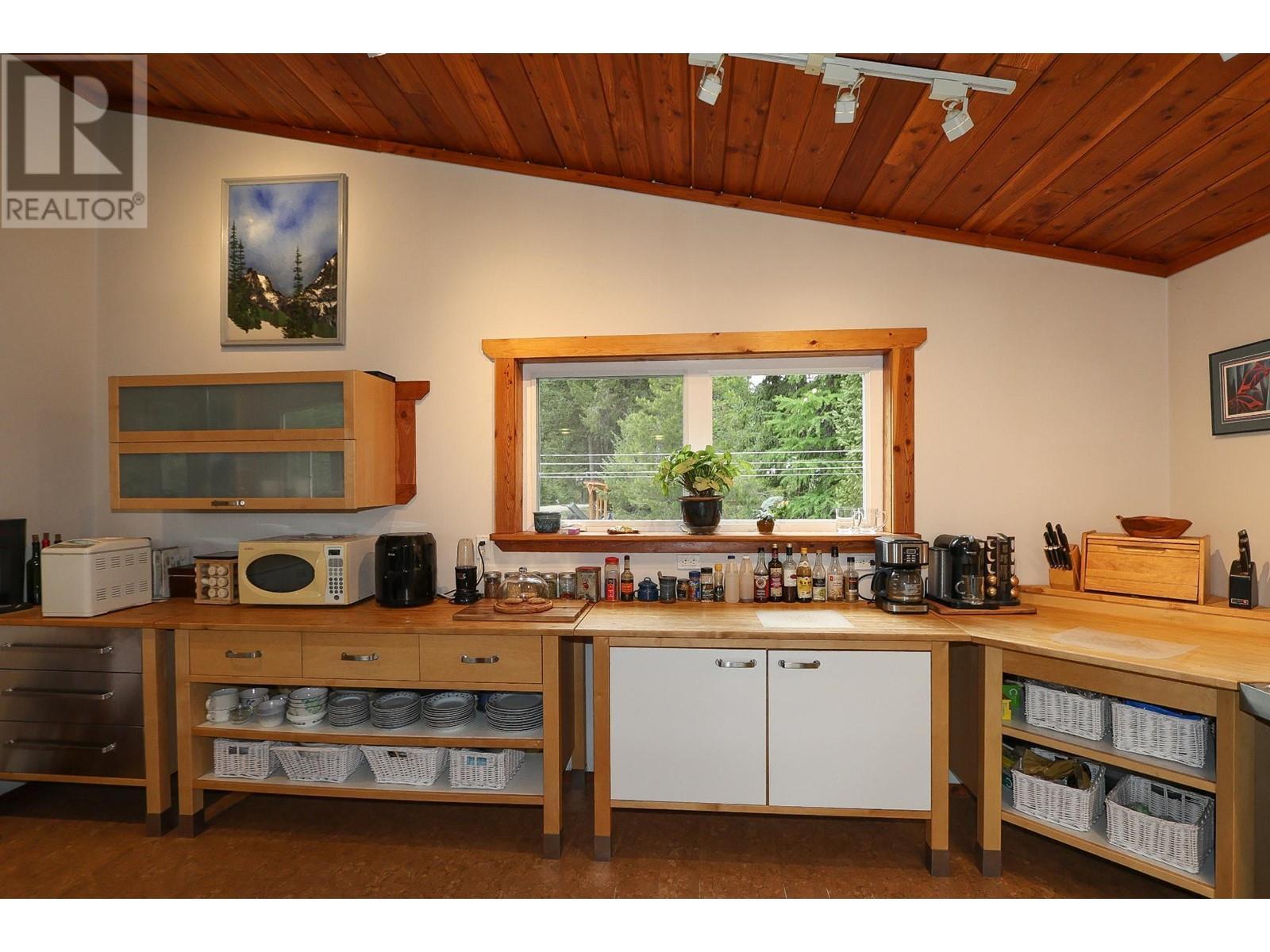 












9250 PRETTY Road

,
Cranbrook,




British Columbia
V1C7C6

