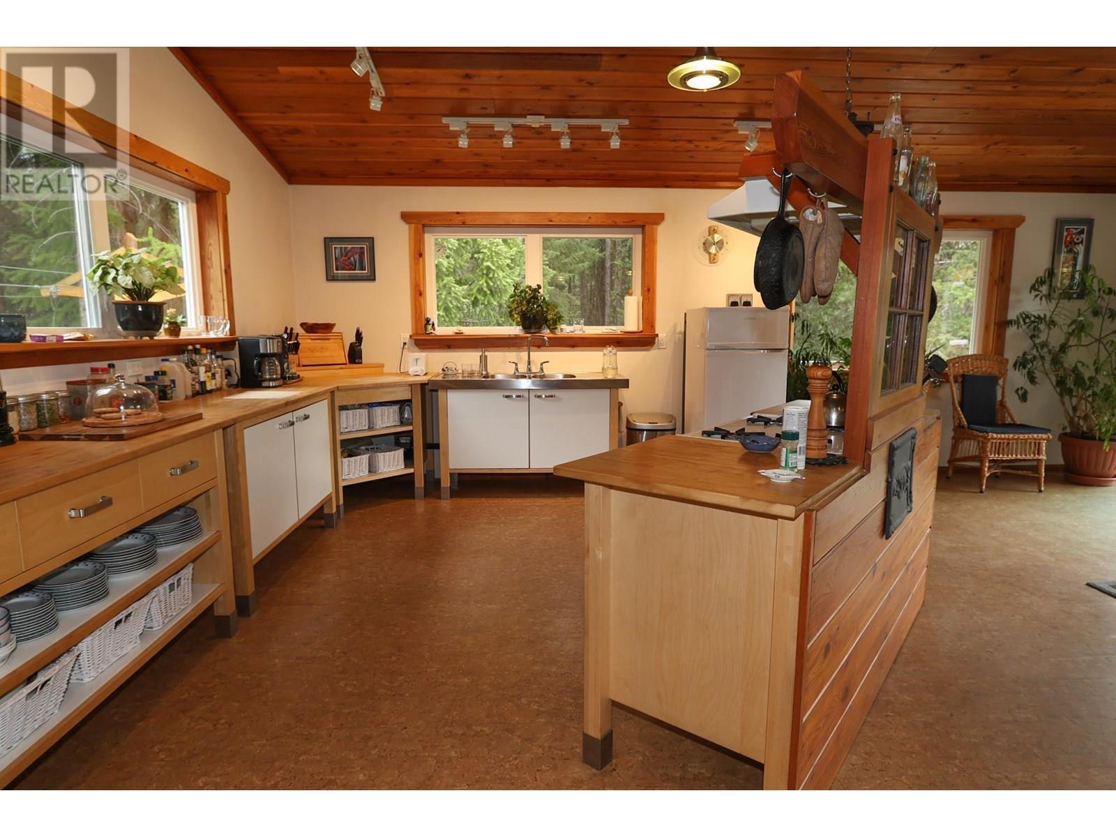 












9250 PRETTY Road

,
Cranbrook,




British Columbia
V1C7C6

