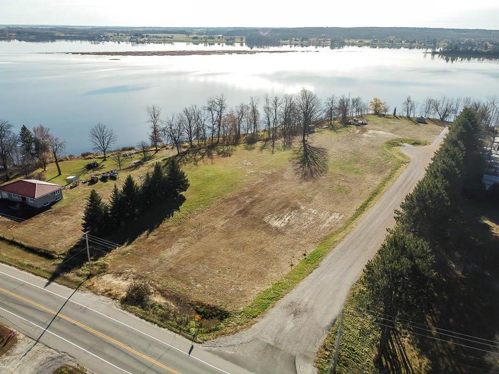












Route 148

,
Papineauville,







QC
J0V1R0

