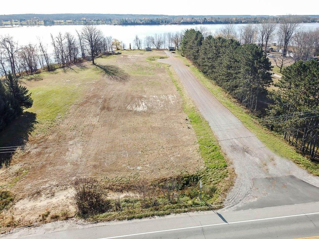 












Route 148

,
Papineauville,







QC
J0V1R0

