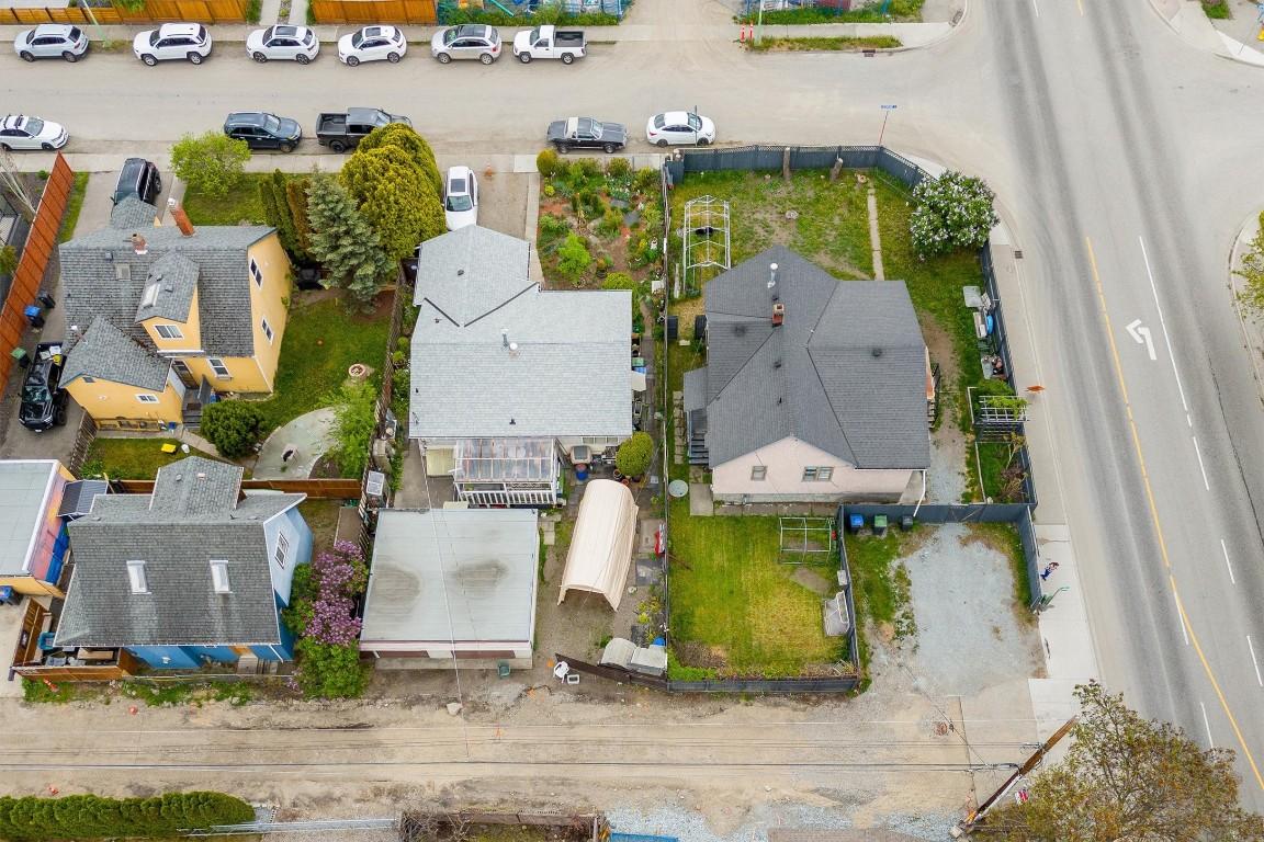









530


Patterson

Avenue,
Kelowna,




BC
V1Y 5C6

