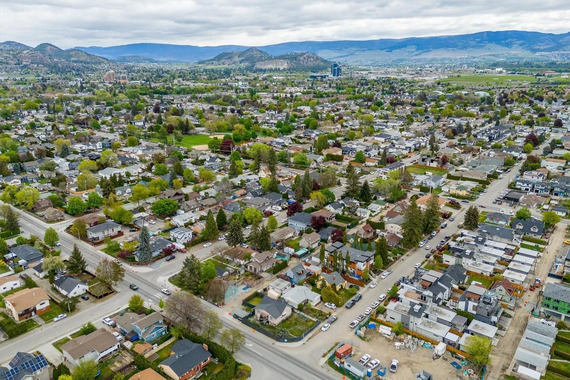









530


Patterson

Avenue,
Kelowna,




BC
V1Y 5C6

