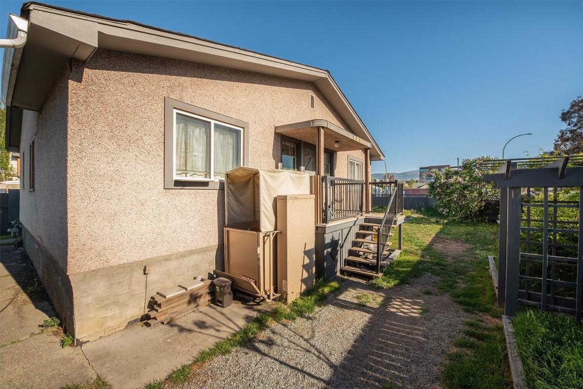 









530


Patterson

Avenue,
Kelowna,




BC
V1Y 5C6

