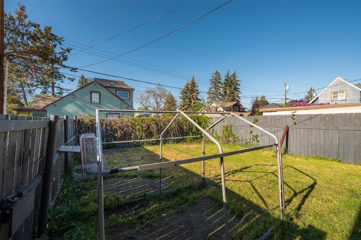 









530


Patterson

Avenue,
Kelowna,




BC
V1Y 5C6

