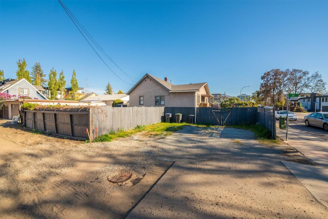 









530


Patterson

Avenue,
Kelowna,




BC
V1Y 5C6

