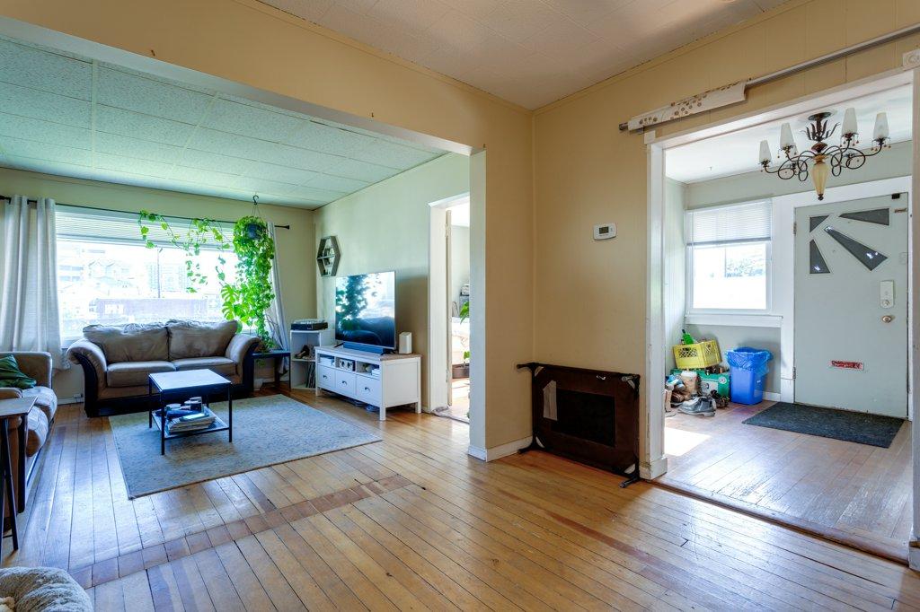 









530


Patterson

Avenue,
Kelowna,




BC
V1Y 5C6

