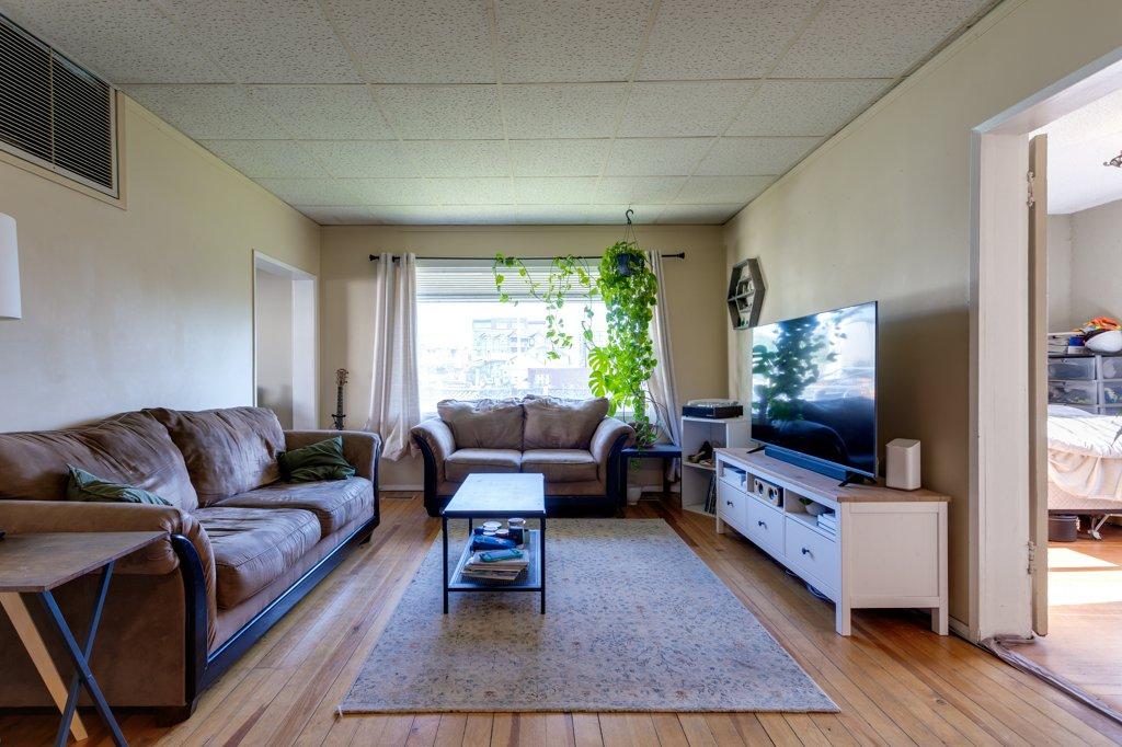 









530


Patterson

Avenue,
Kelowna,




BC
V1Y 5C6

