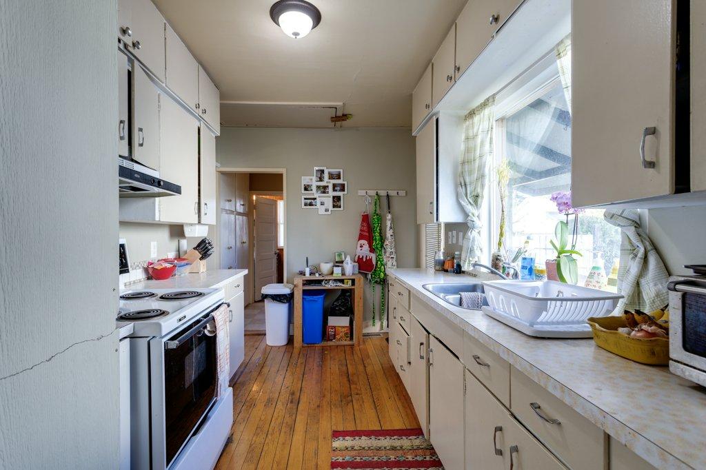 









530


Patterson

Avenue,
Kelowna,




BC
V1Y 5C6

