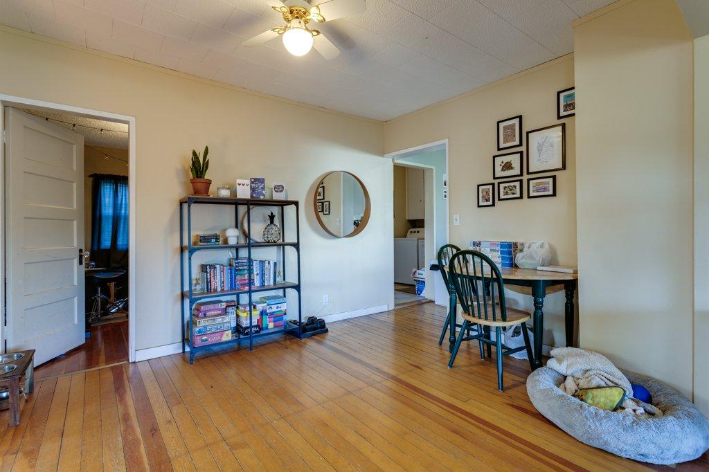 









530


Patterson

Avenue,
Kelowna,




BC
V1Y 5C6

