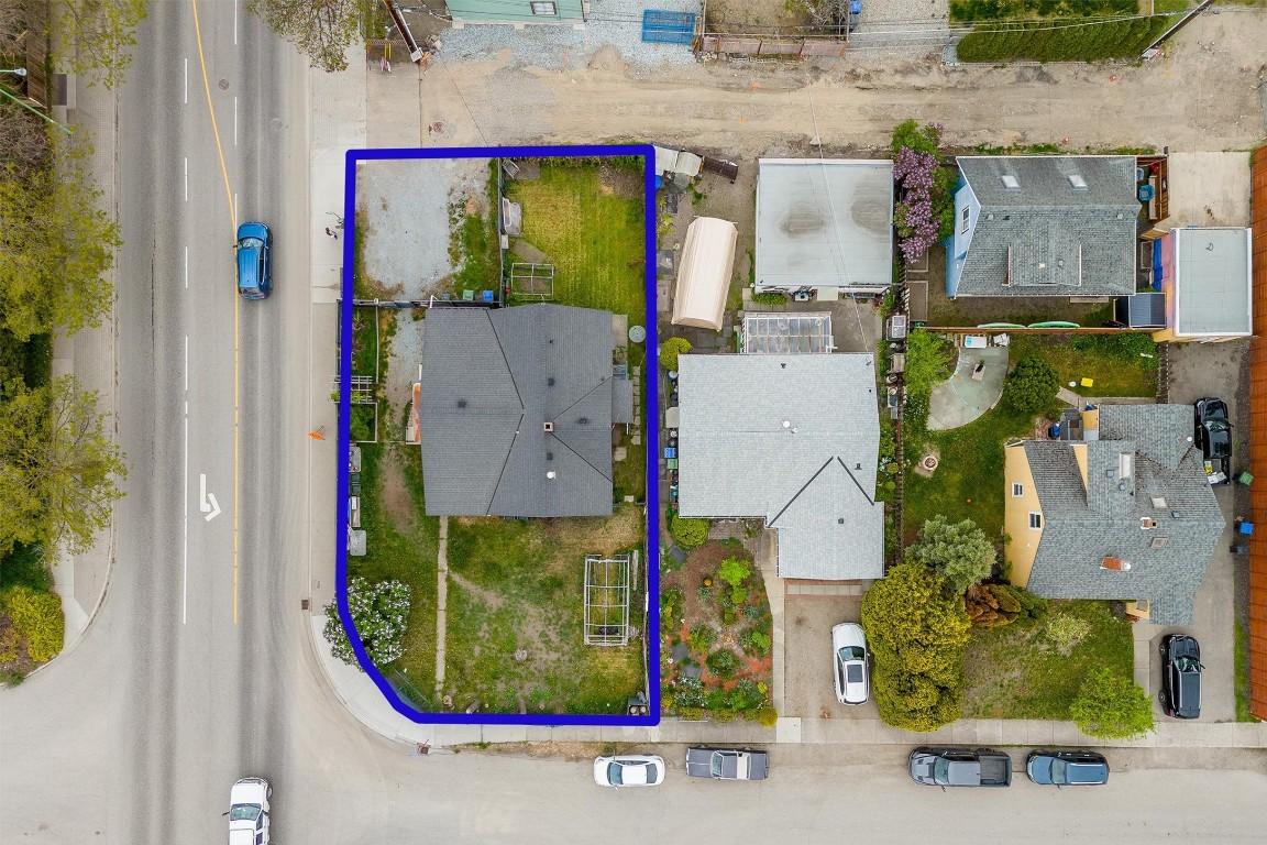 









530


Patterson

Avenue,
Kelowna,




BC
V1Y 5C6

