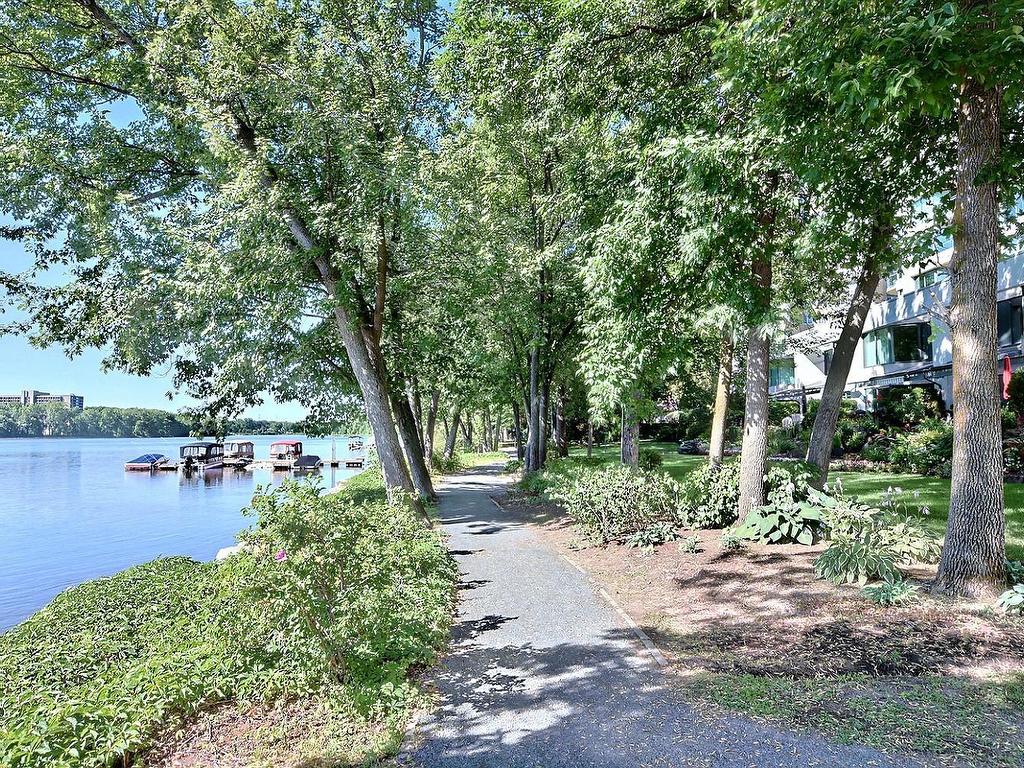 









4450


Prom. Paton

, 1111,
Laval (Chomedey),




QC
H7W5J7

