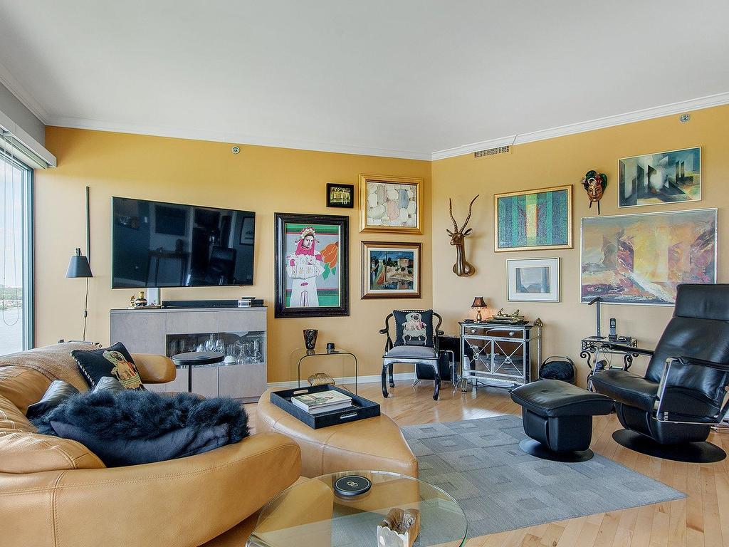 









4450


Prom. Paton

, 1111,
Laval (Chomedey),




QC
H7W5J7


