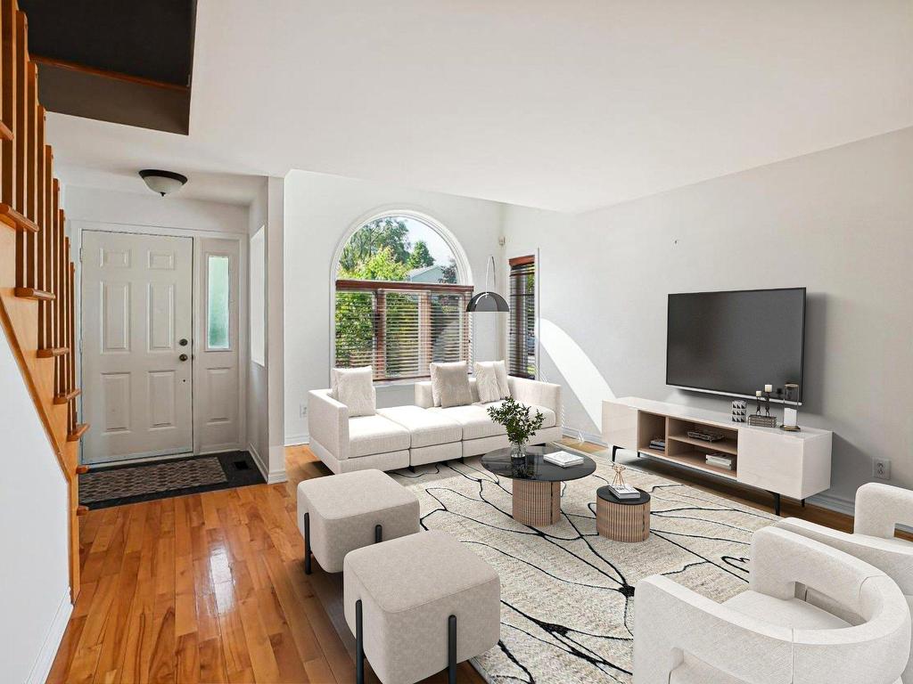 









425


Rue de la Sablière

,
Mont-Saint-Hilaire,




QC
J3H5R7

