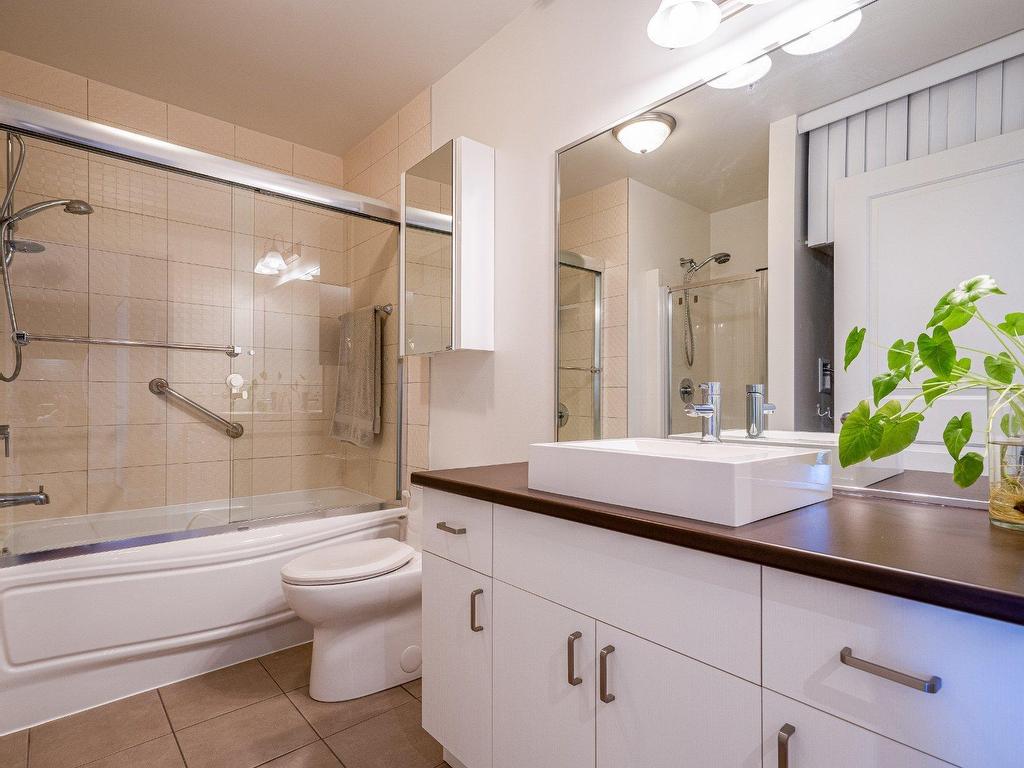 









7040


Rue Allard

, 307,
Montréal (LaSalle),




QC
H8N0C9

