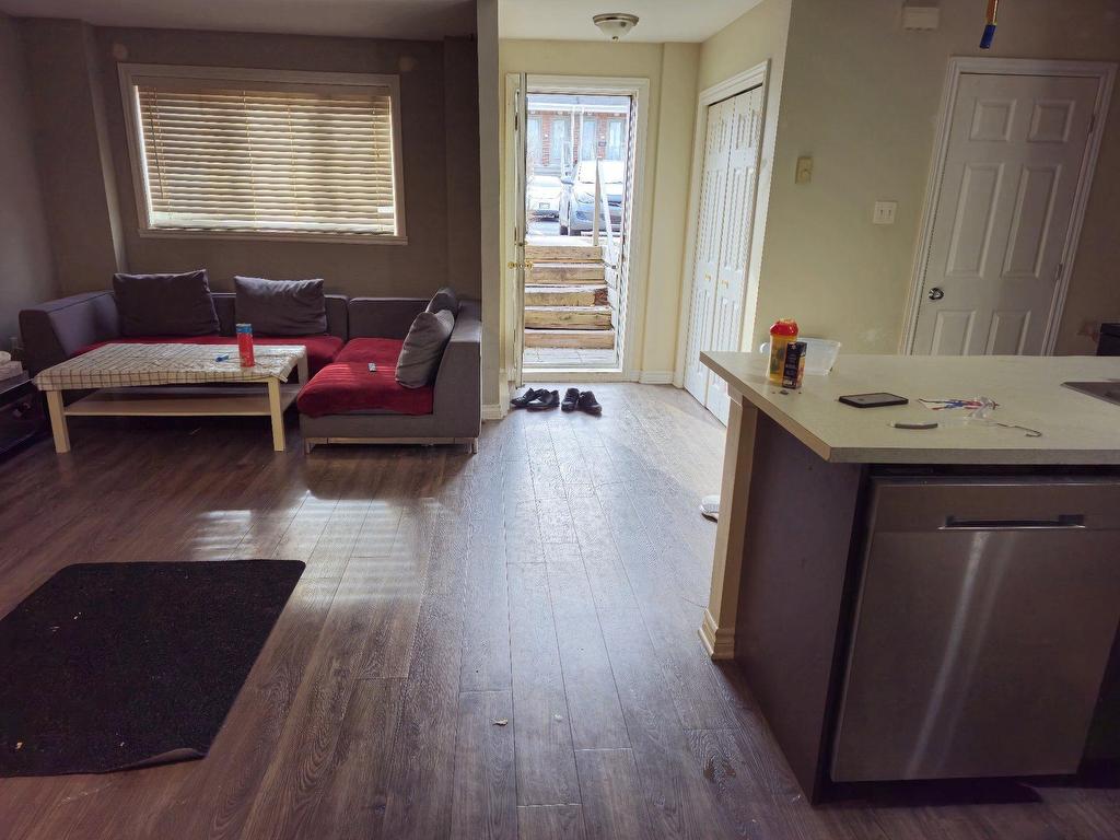 









3680


Boul. Gareau

,
Longueuil (Saint-Hubert),




QC
J3Y0M2

