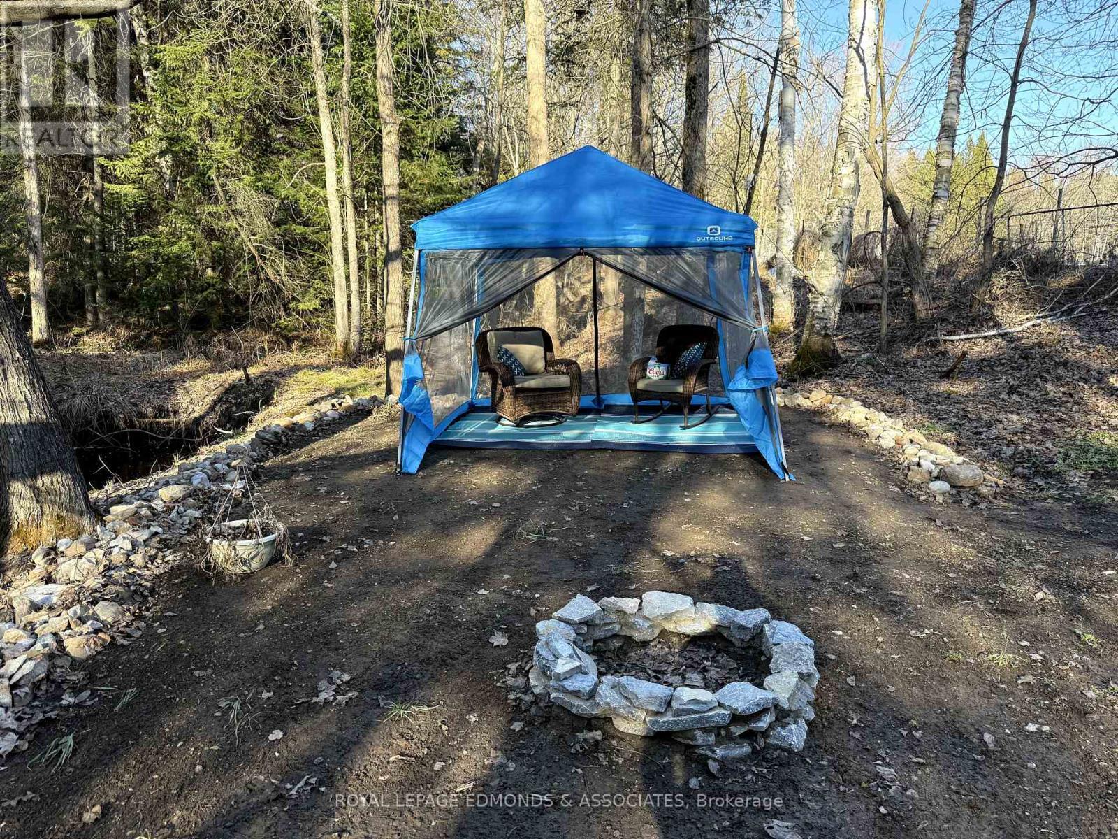 












2249 ROSS ROAD

,
Laurentian Valley,




Ontario
K8A6W4

