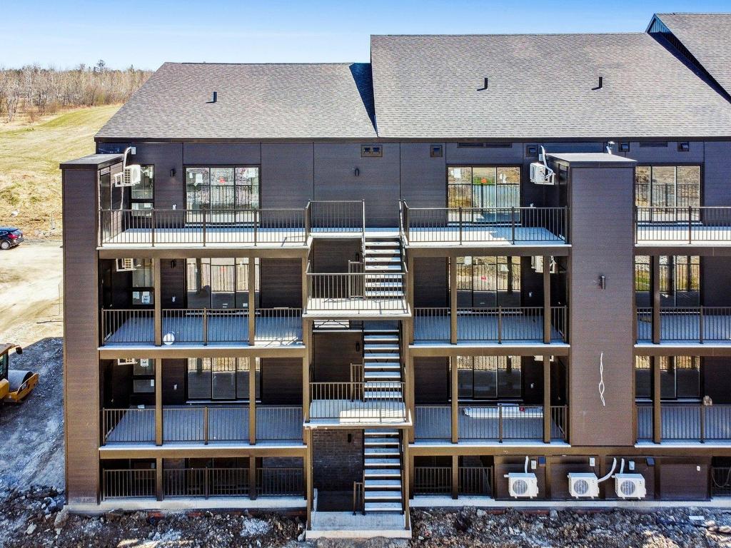 









406


Av. Barron

, 204,
Lachute,




QC
J8H4L6

