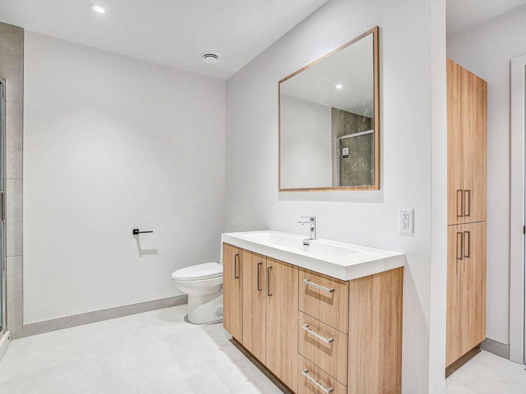 









406


Av. Barron

, 204,
Lachute,




QC
J8H4L6

