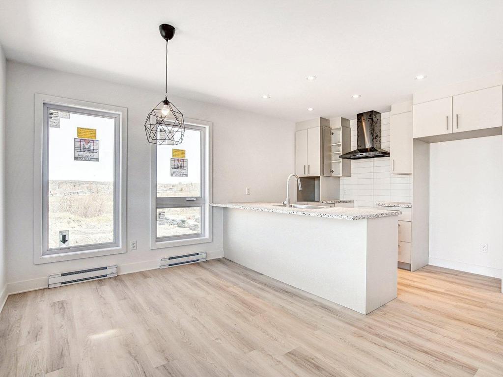 









406


Av. Barron

, 204,
Lachute,




QC
J8H4L6

