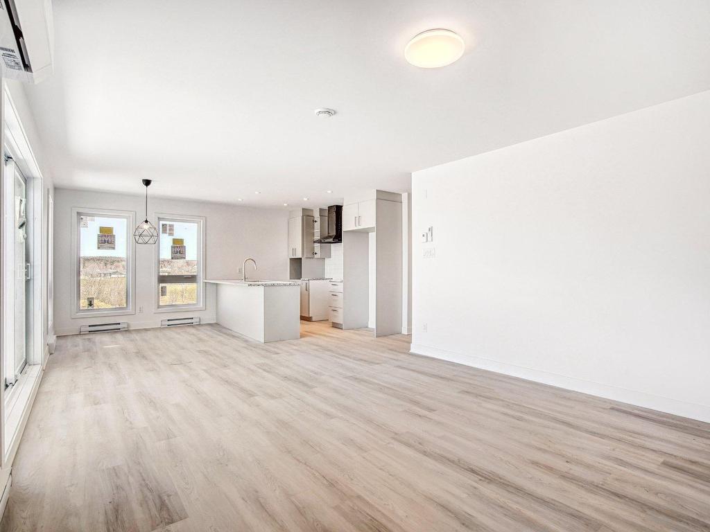 









406


Av. Barron

, 204,
Lachute,




QC
J8H4L6

