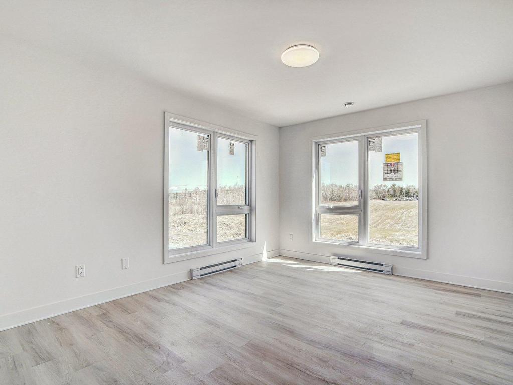 









406


Av. Barron

, 204,
Lachute,




QC
J8H4L6

