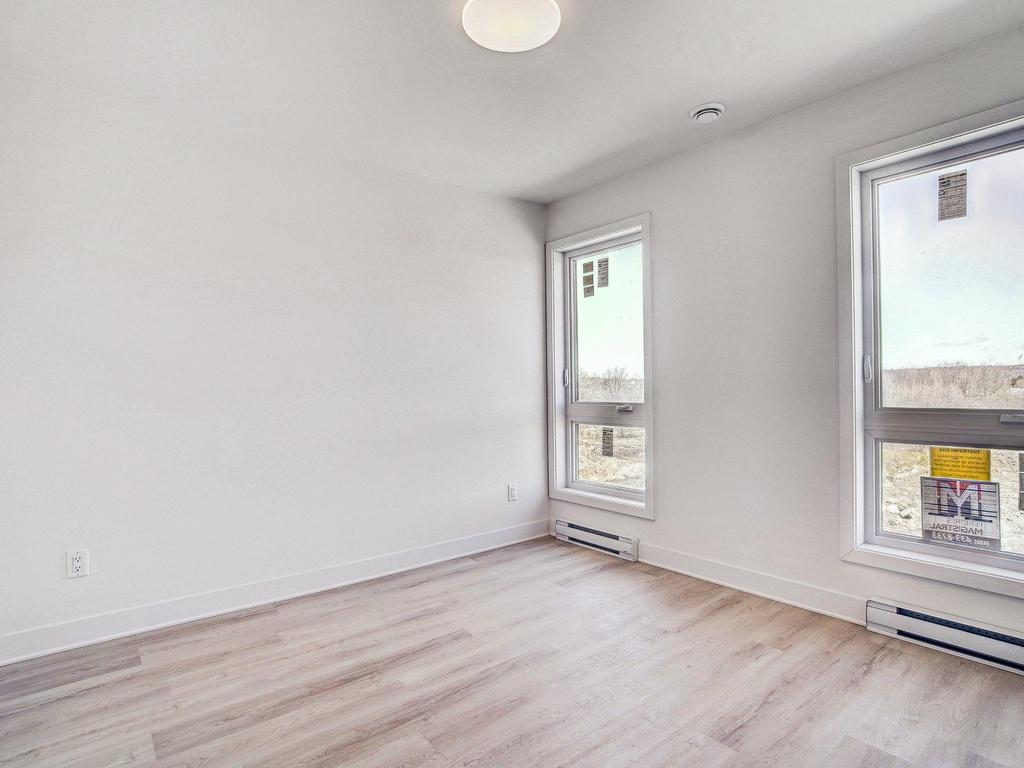 









406


Av. Barron

, 204,
Lachute,




QC
J8H4L6


