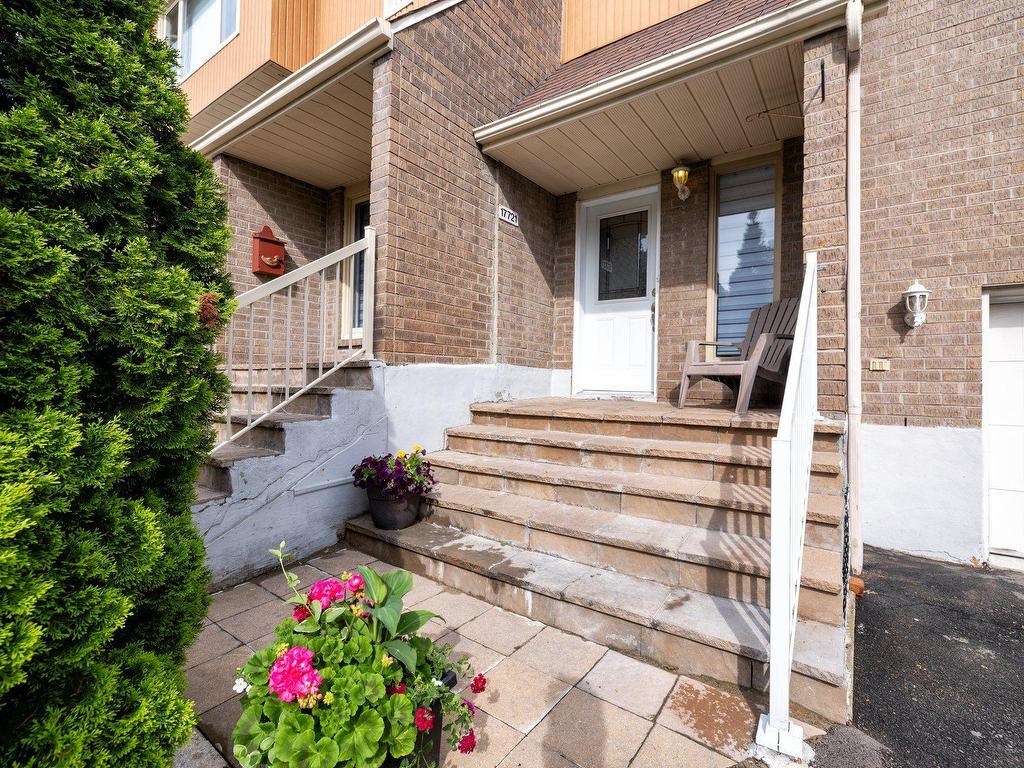 









17721


Rue Adrienne

,
Montréal (Pierrefonds-Roxboro),




QC
H9J3R8

