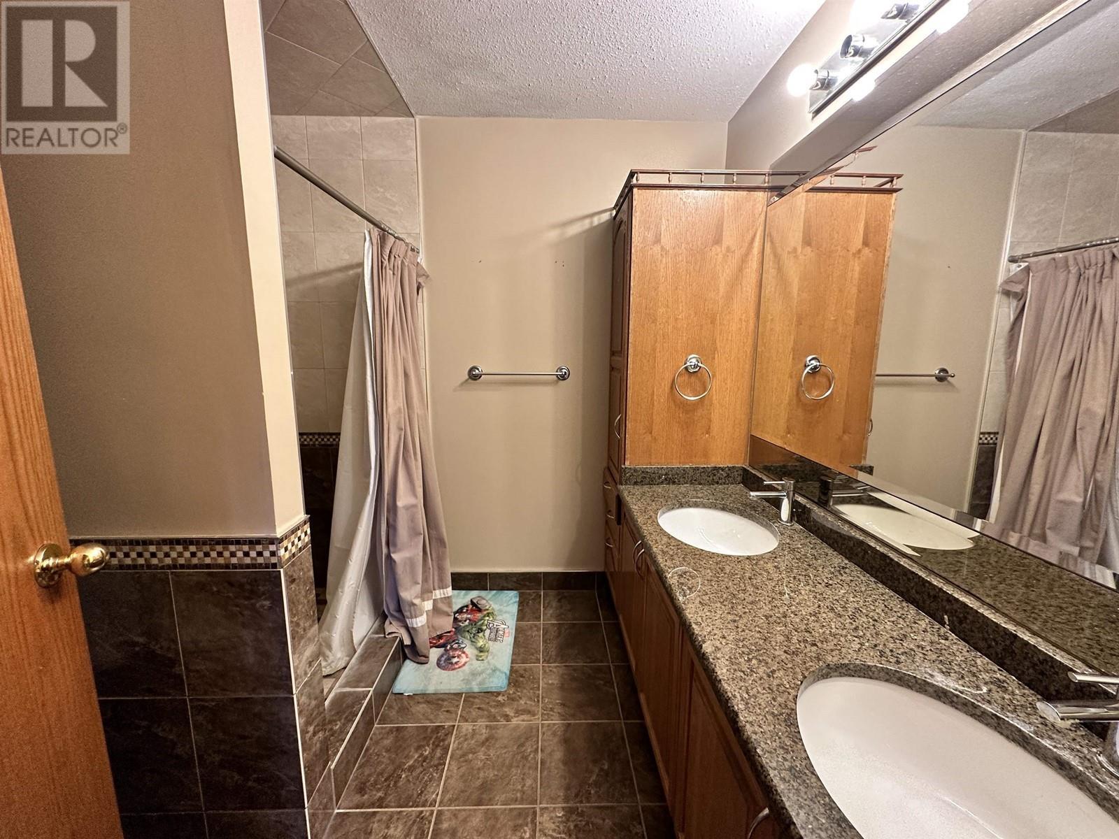 












5516 MINNAKER CRESCENT

,
Fort Nelson,




British Columbia
V0C1R0

