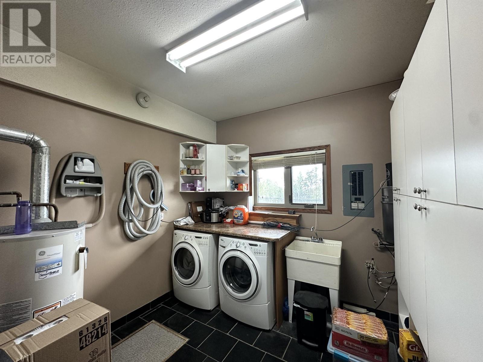 












5516 MINNAKER CRESCENT

,
Fort Nelson,




British Columbia
V0C1R0

