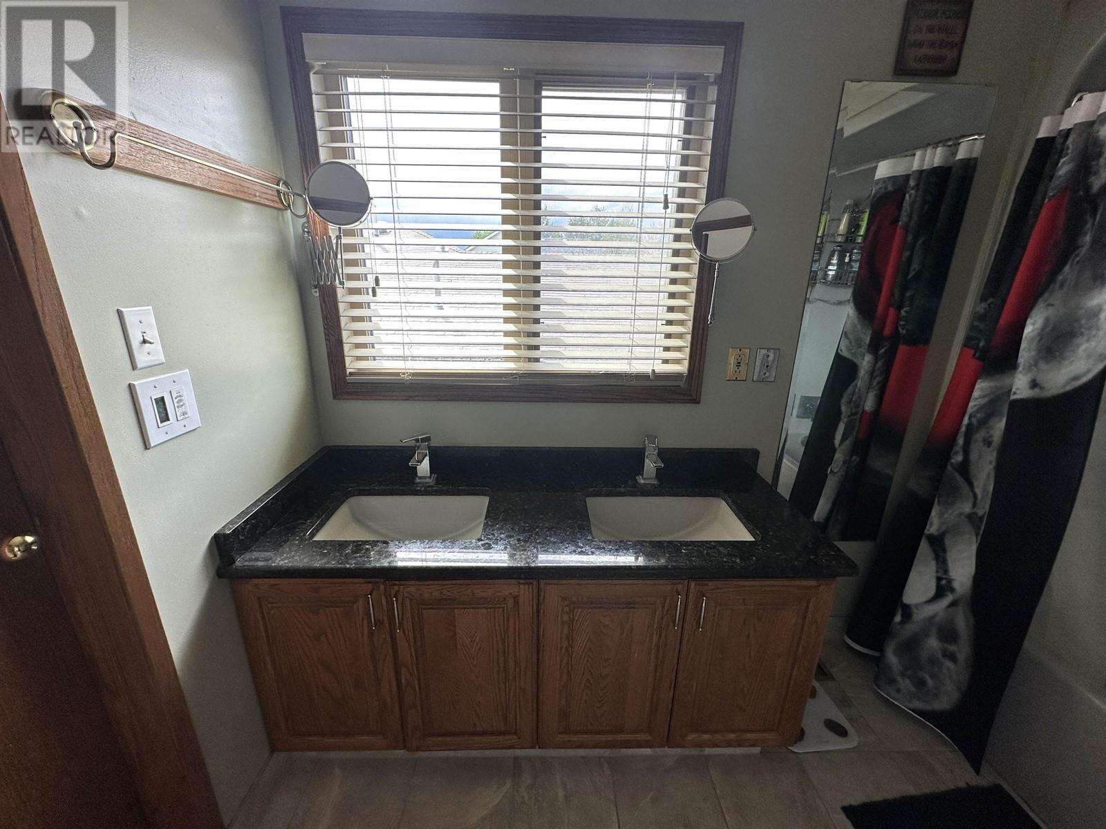 












5516 MINNAKER CRESCENT

,
Fort Nelson,




British Columbia
V0C1R0

