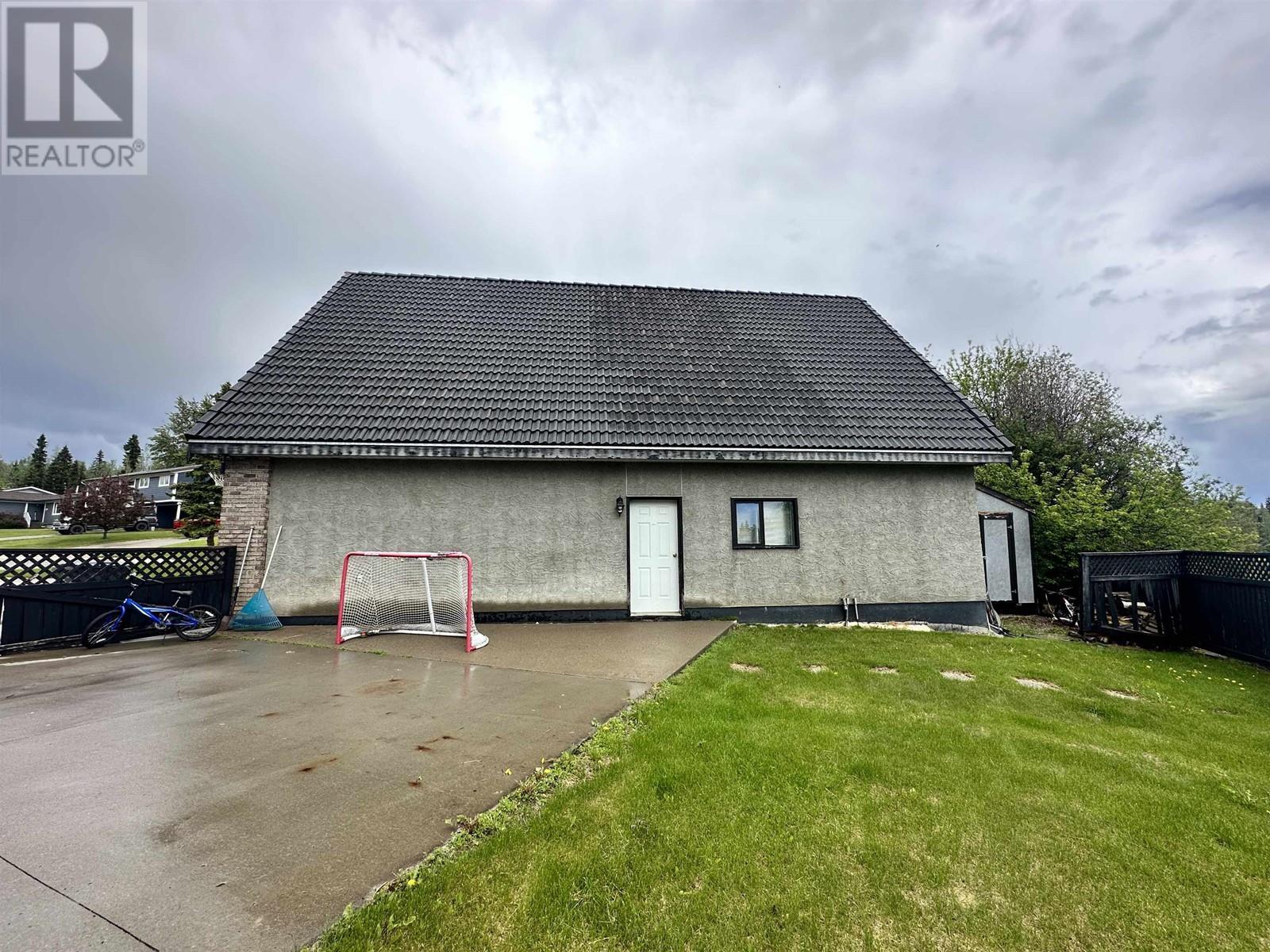












5516 MINNAKER CRESCENT

,
Fort Nelson,




British Columbia
V0C1R0

