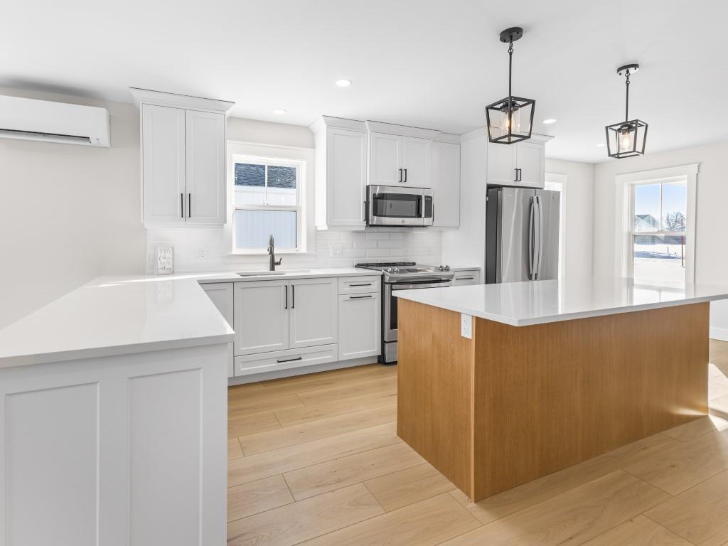 












139 Key Avenue

,
Summerside,




PE
C1N 6G3

