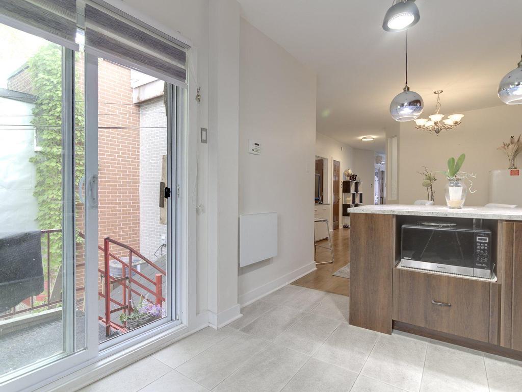









6299

 - 6301


Rue St-Hubert

,
Montréal (Rosemont/La Petite-Patrie),




QC
H2S2L9

