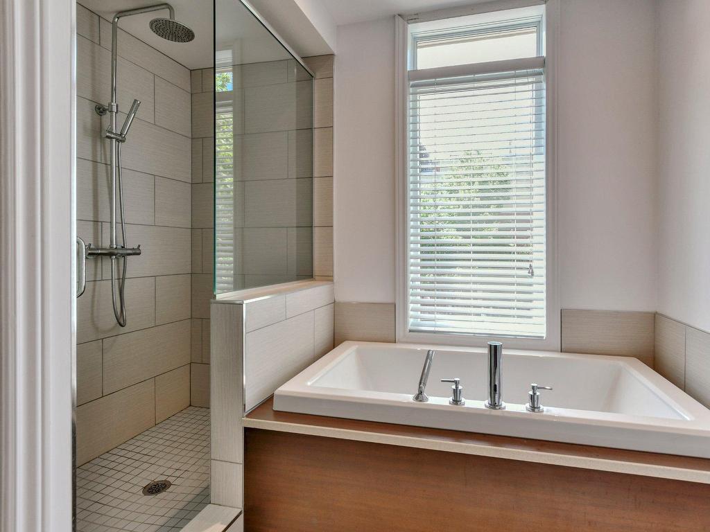 









2800


Rue des Francs-Bourgeois

,
Boisbriand,




QC
J7H0B7

