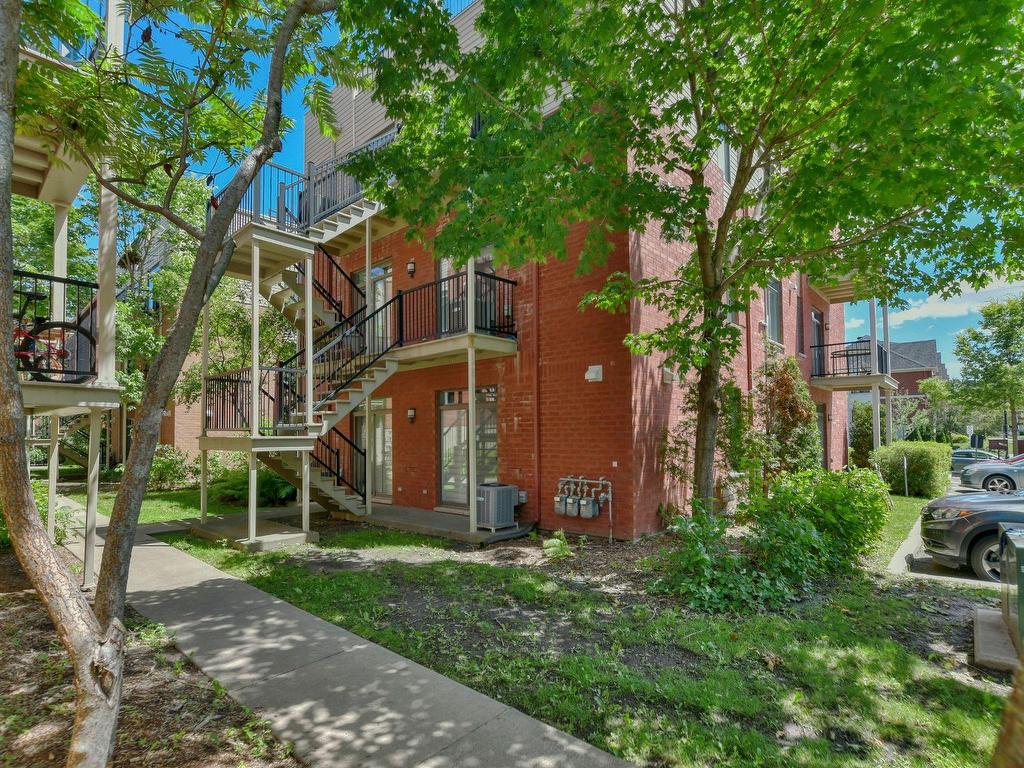 









2800


Rue des Francs-Bourgeois

,
Boisbriand,




QC
J7H0B7


