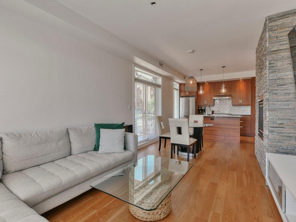 









2800


Rue des Francs-Bourgeois

,
Boisbriand,




QC
J7H0B7


