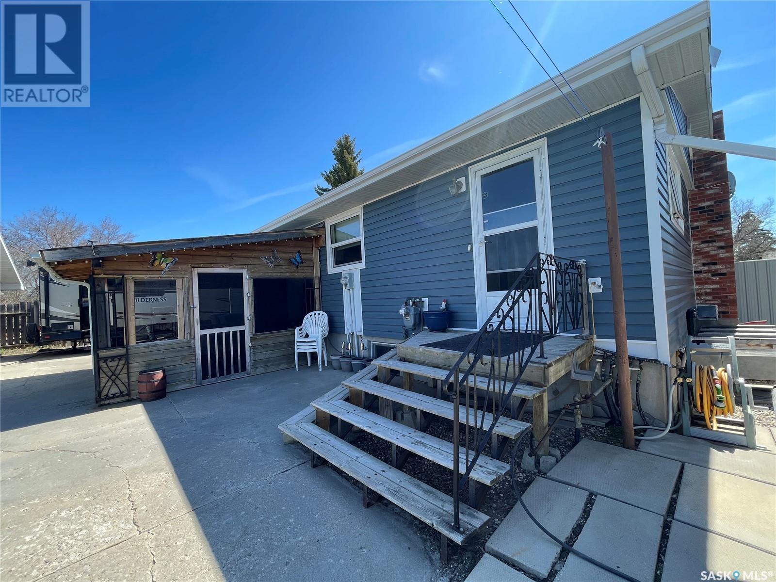 












22 West ROAD

,
Kindersley,




Saskatchewan
S0L1S1

