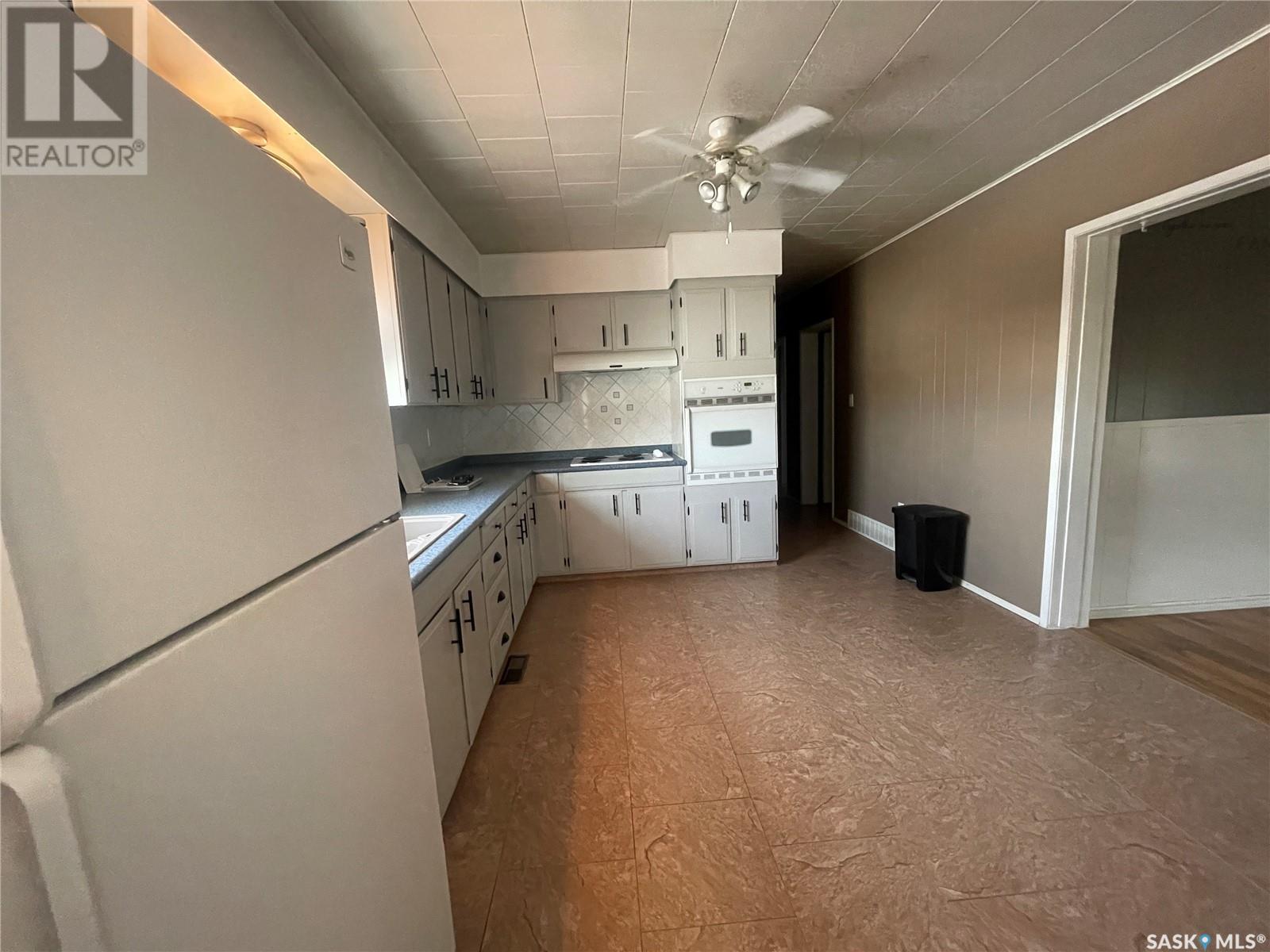 












22 West ROAD

,
Kindersley,




Saskatchewan
S0L1S1

