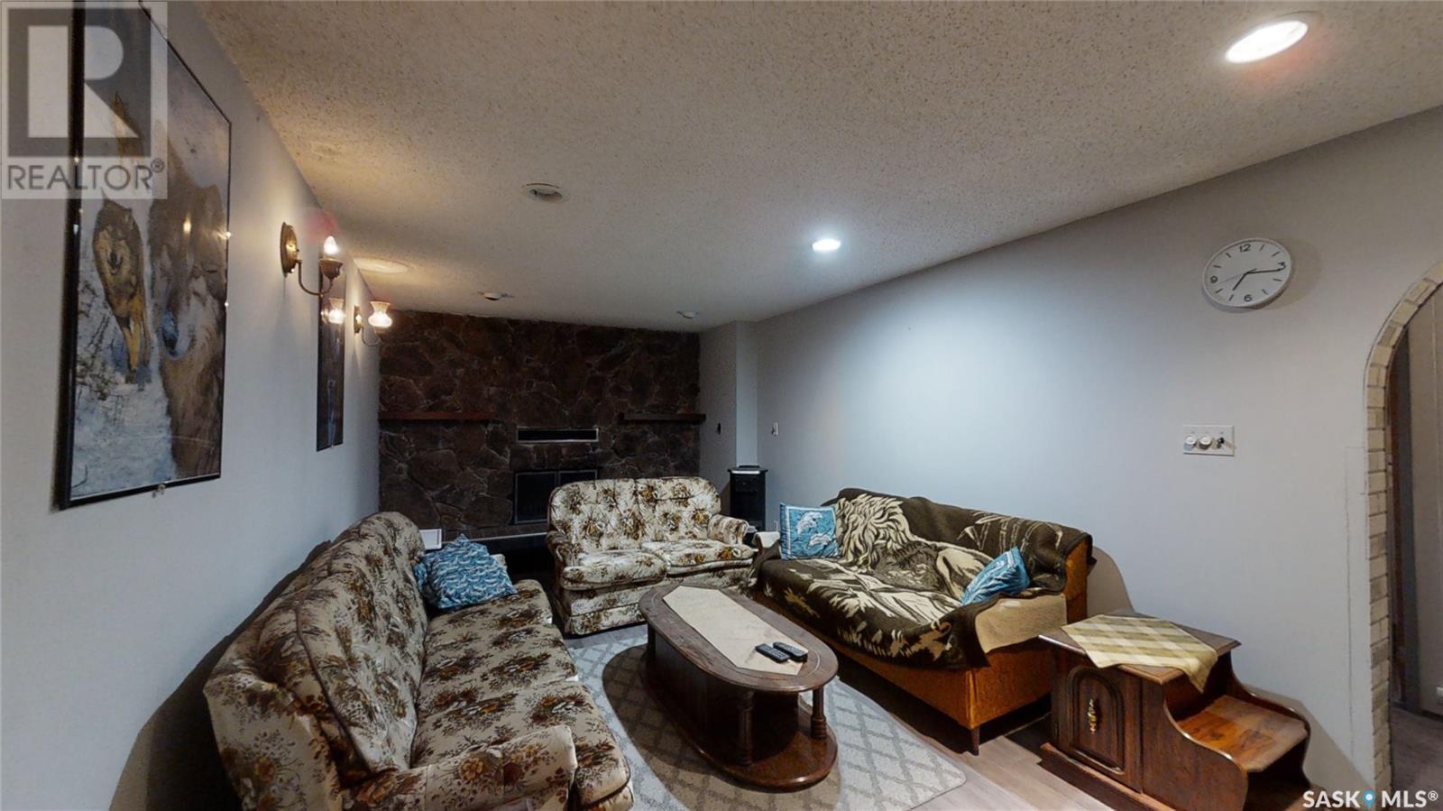 












22 West ROAD

,
Kindersley,




Saskatchewan
S0L1S1


