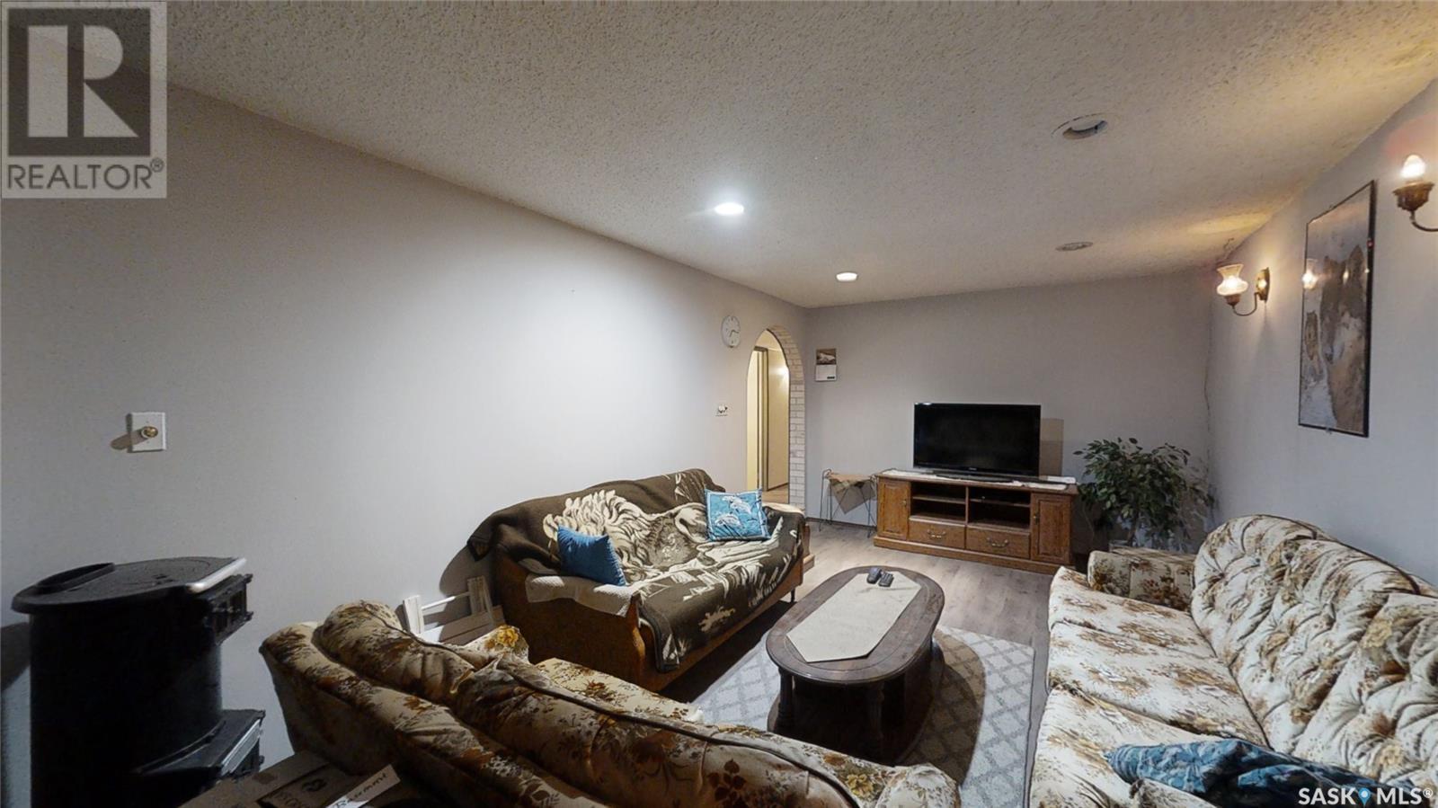 












22 West ROAD

,
Kindersley,




Saskatchewan
S0L1S1


