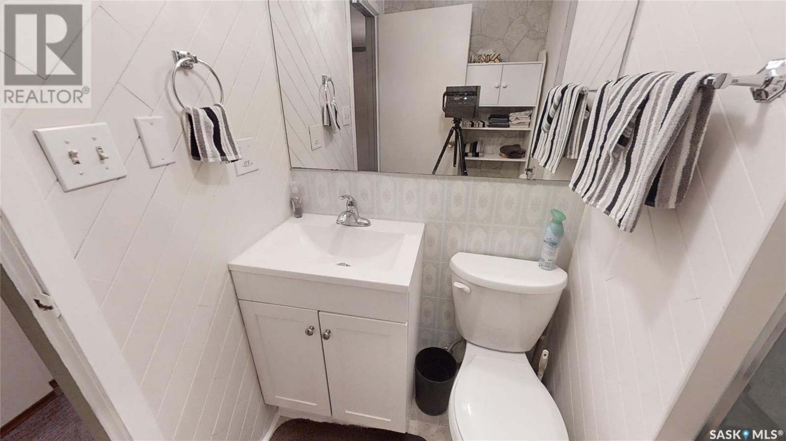 












22 West ROAD

,
Kindersley,




Saskatchewan
S0L1S1

