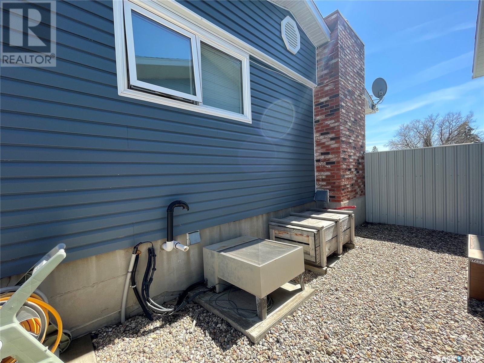 












22 West ROAD

,
Kindersley,




Saskatchewan
S0L1S1

