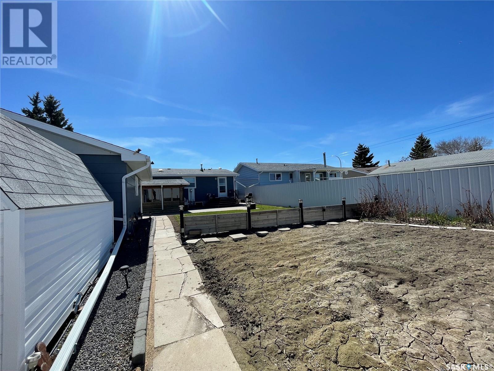 












22 West ROAD

,
Kindersley,




Saskatchewan
S0L1S1

