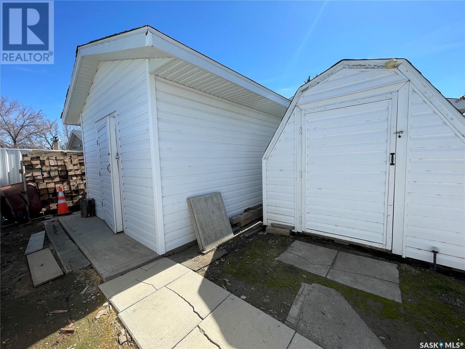 












22 West ROAD

,
Kindersley,




Saskatchewan
S0L1S1

